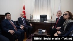 TBMM Başkanı NumanKurtulmus, Saadet Partisi Grup Başkanı Selçuk Özdağ’ı Meclisteki parti grubunda ziyaret etti.