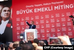 CHP Genel Başkanı Özgür Özel Ankara Tandoğan Meydanı'nda düzenlenen Büyük Emekli Mitingi'nde konuştu